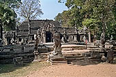 Banteay Kdei temple - cruciform terrace with naga-balustrades and lions before east gopura III.